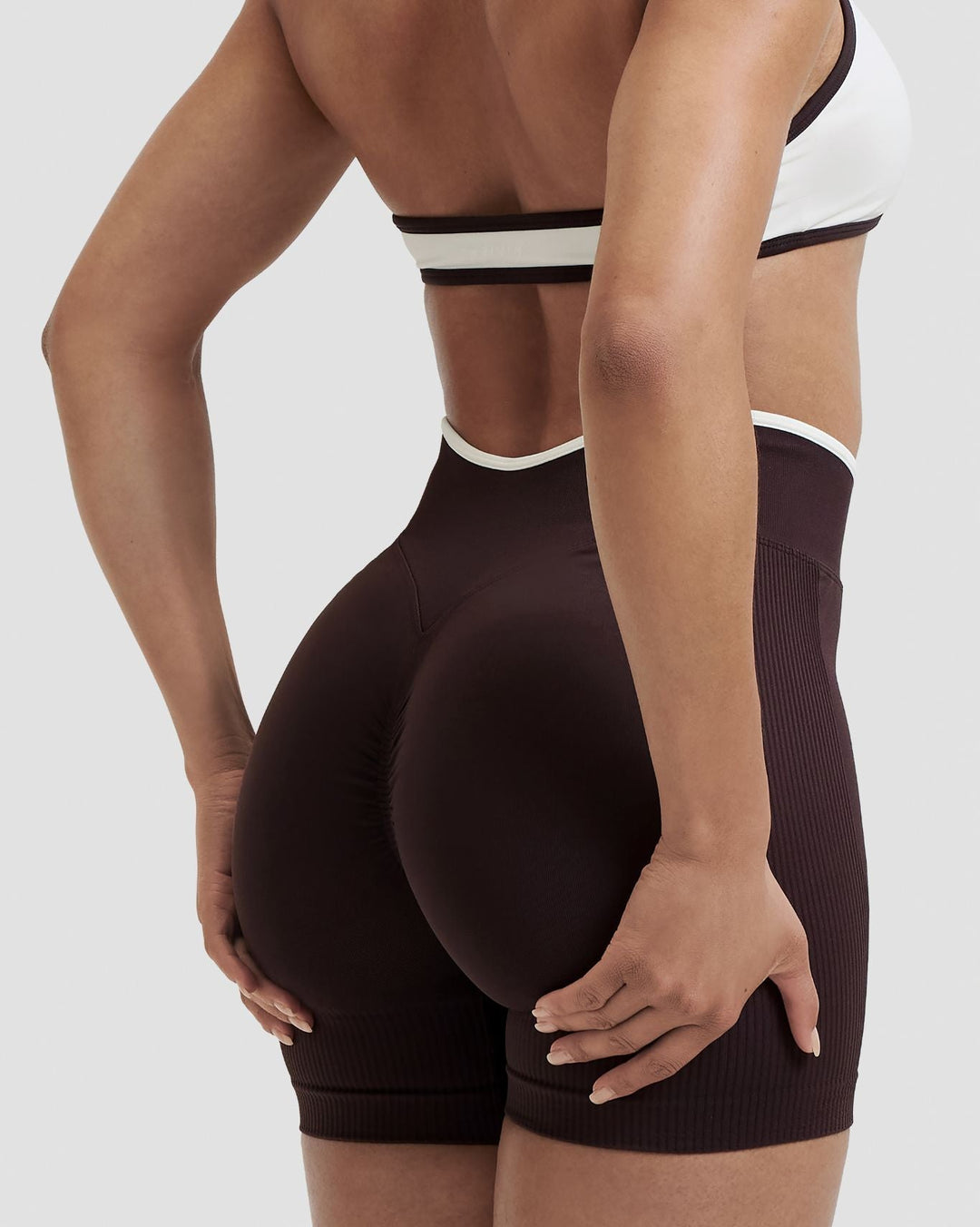 Elevate™ Outline Short Scrunch Shorts | Coffee