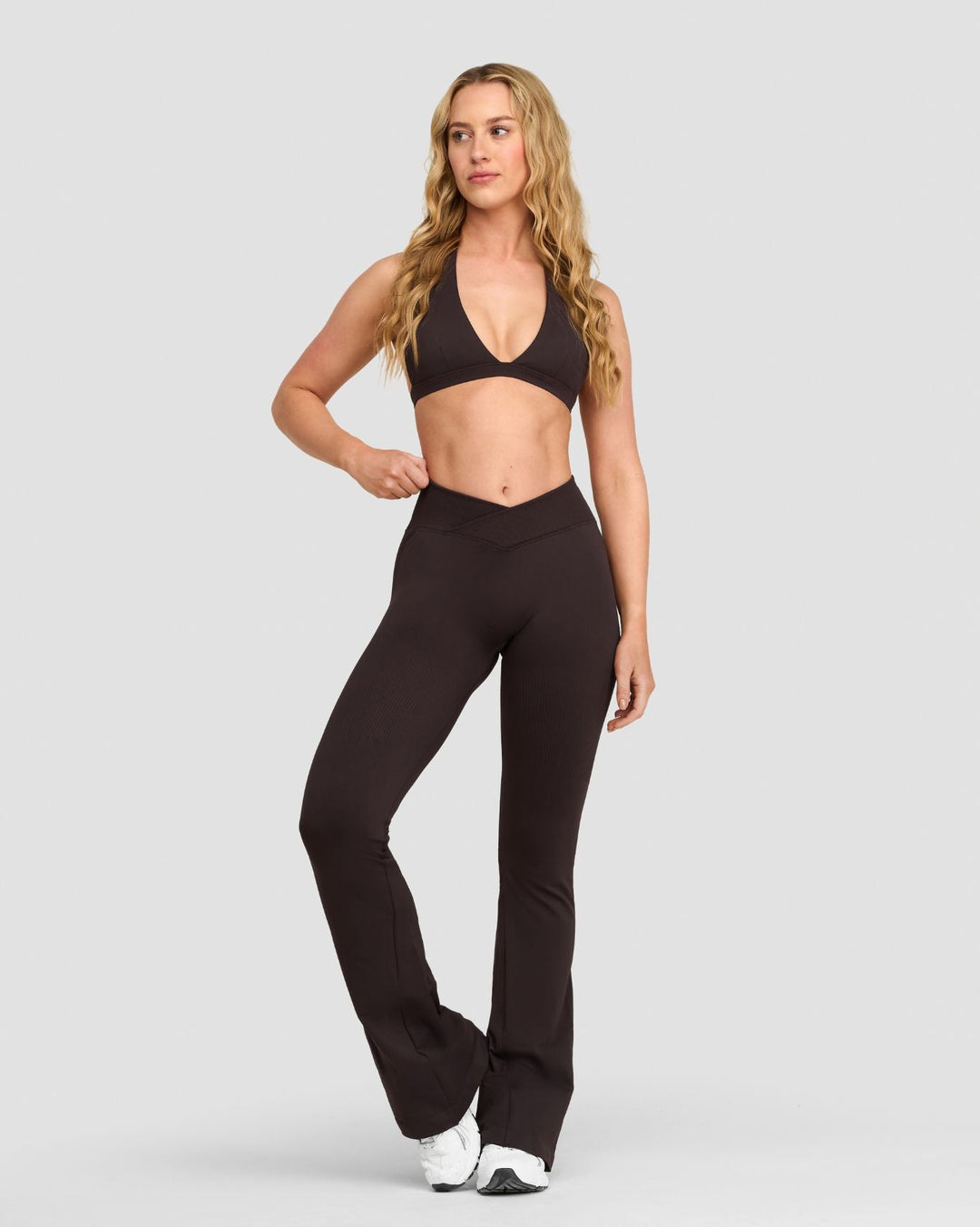 Elevate™ Sculpting Mid V-Waist Flare Leggings | Coffee