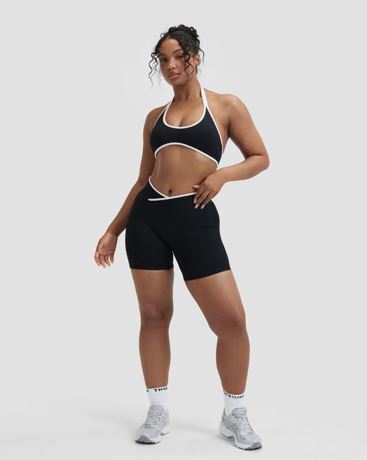 Elevate™ Outline Short Scrunch Shorts | Night Black